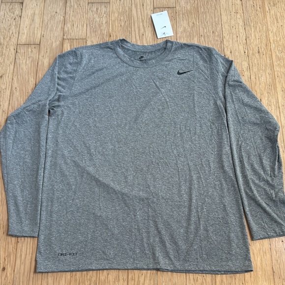 Nike Men’s DriFit Legend Long Sleeve T-Shirt - Picture 3 of 9